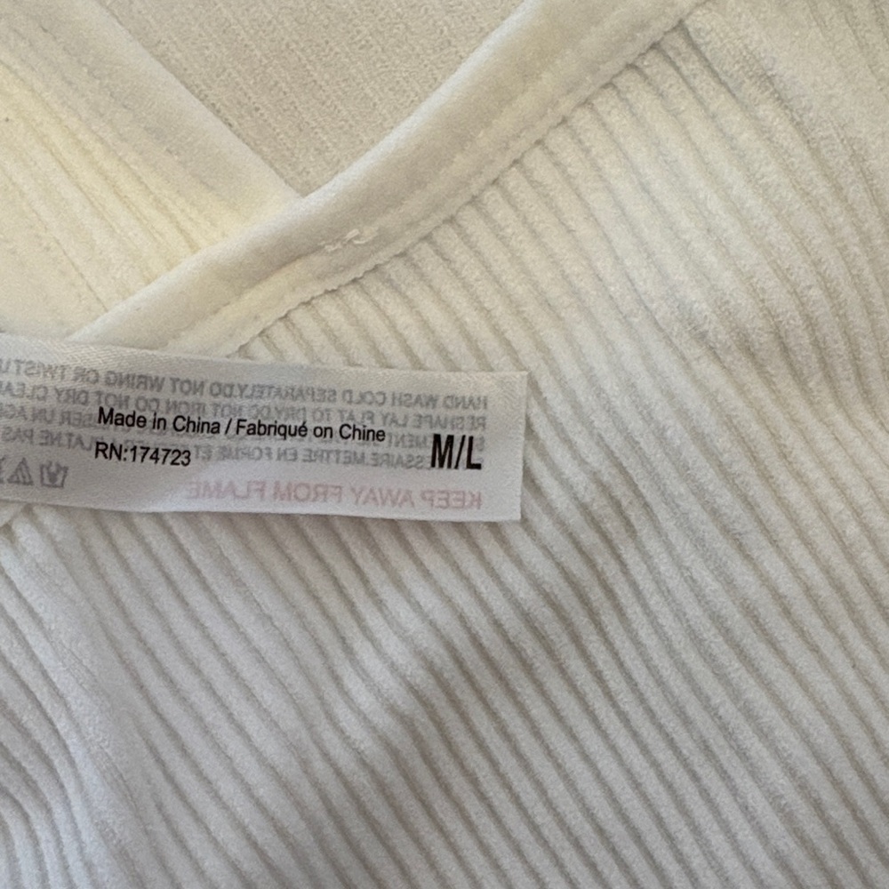 White Ribbed V-Neck Tank Top - Picture 3 of 3